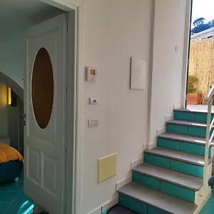 amalfi-small-wonder-tiny-town-house.hotels-amalfi.com/
