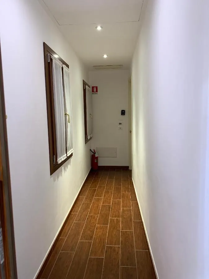 アパート Rio Del Piombo Suites ヴェネツィア